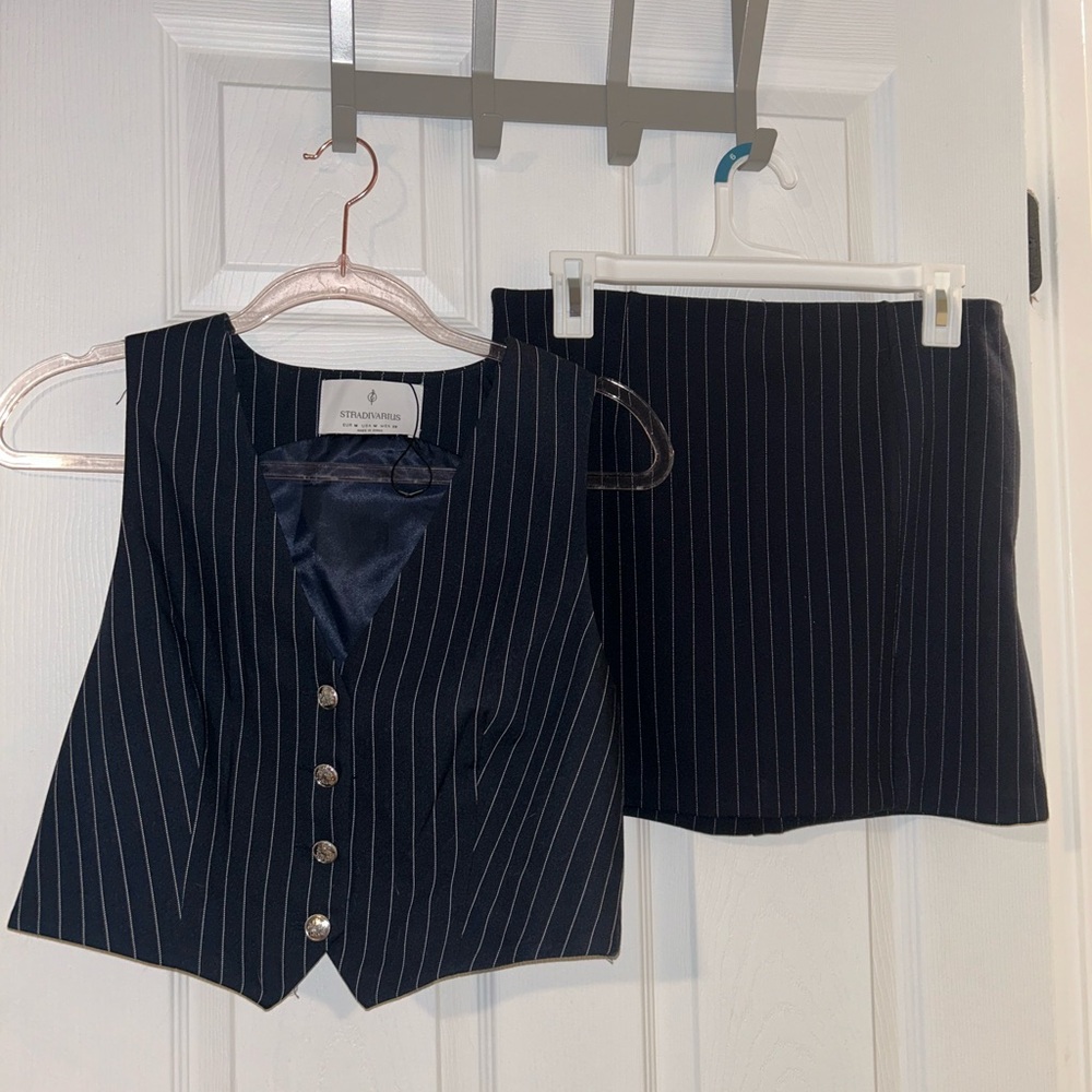 NWT MATCHING SKIRT SET